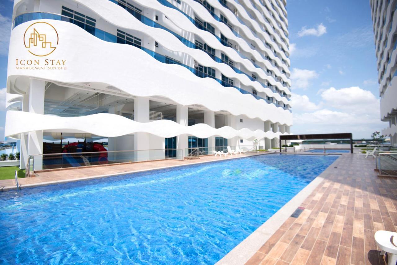 The Wave Residence Melaka Exteriör bild